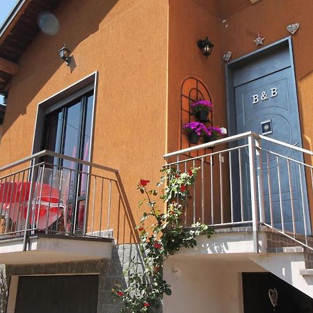 Bed and Breakfast Beb Da Gaia E Giulio Reno Di Leggiuno Exterior foto